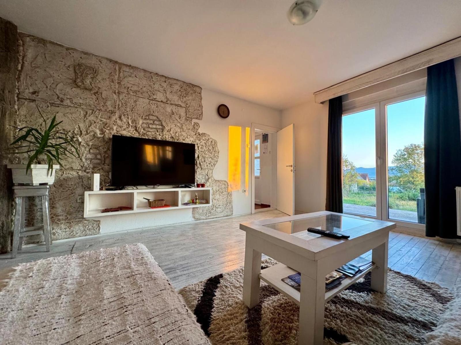 Mala Oaza Apartment Cacak Ngoại thất bức ảnh